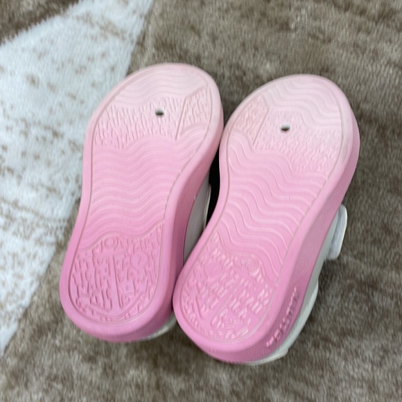 Nautica Velcro Sneakers - Picture 5 of 6